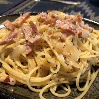 うちはいつもパスタには粉チーズでしたが、チョコ30さんおすすめのとろけるチーズを入れてみたら全体にトロッとしてすごいおいしかったです。